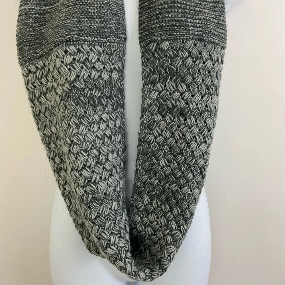 BearPaw | Accessories | Bearpaw Heather Grey Mixed Stitched Infinity ...